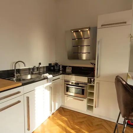 Spacious Private Apartement, 25min From Amsterdam