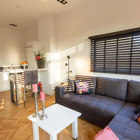 Apartmán Spacious Private Apartement, 25min From Amsterdam